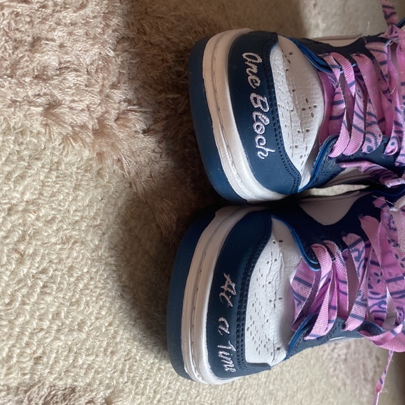 Nike shoes size 5.5 - Picture 4 of 5